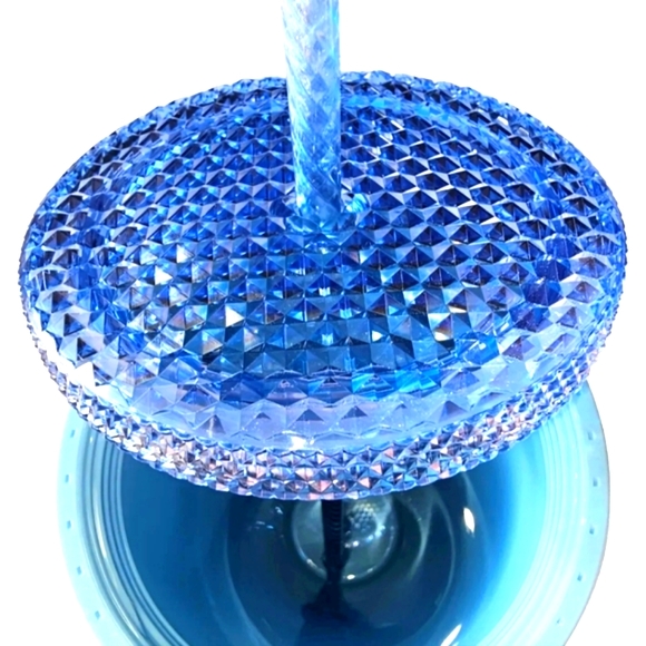 NEW, Starbucks winter 2023 Studded 24oz Tumbler Umbre Ice Blue/white - Picture 3 of 3